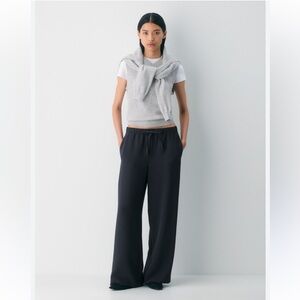 Wilfred
The Lodge Pant™ - Crepette Size M